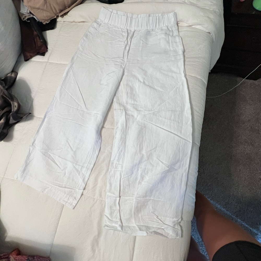 H&M white cropped pants